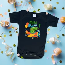 Kép 2/5 - Pilóta krokodil szülinap (Egyedi felirattal) - Babaruha