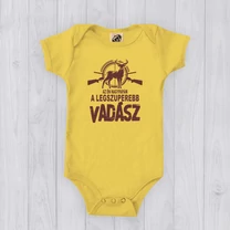 Kép 6/7 - Az én nagypapám a legszuperebb vadász (Barna minta) - Babaruha