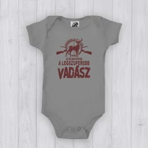 Kép 3/7 - Az én nagypapám a legszuperebb vadász (Barna minta) - Babaruha