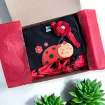 Kép 5/5 - Pöttyös Katica szett (Piros hajpánt és Ajándékdoboz)