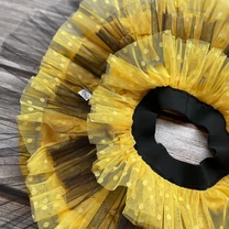 Kép 8/10 - Méhecske - Tütü szett (Sárga hajpánt és ajádékdoboz)