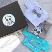 Kép 1/7 - Panda Maci Megérkeztem -  Babadoboz (Egyedi névvel)