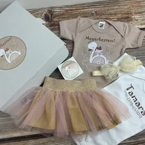 Kép 6/7 - Hattyú Kishercegnő Megérkeztem - Babadoboz  (Egyedi név + Hajpánt)