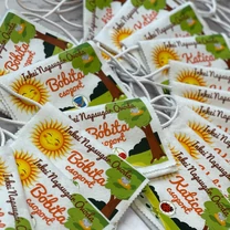 Kép 4/4 - Ballagási tarisznya "Meseerdő" mintával, egyedi névvel, jellel (06B típus, egyedi)