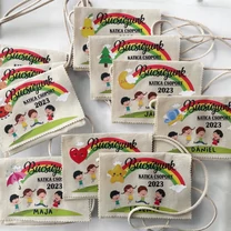 Kép 14/16 - Ballagási tarisznya "Szivárvány" mintával, egyedi névvel, jellel (04B típus, egyedi)