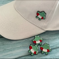 Kép 3/3 - Breki úszógumival Kitűző