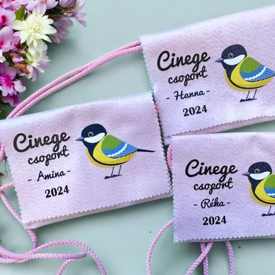 Ballagási tarisznya a csoport jelével, egyedi névvel, jellel (01B típus, egyedi)