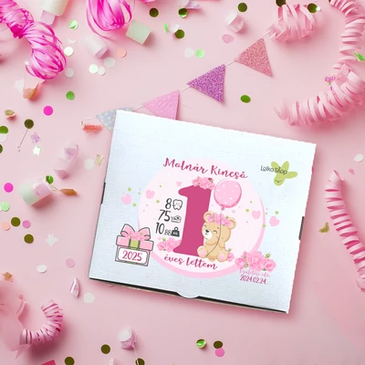 Első szülinapos Maci (Rózsaszín, Baba adataival) - Díszdoboz 
