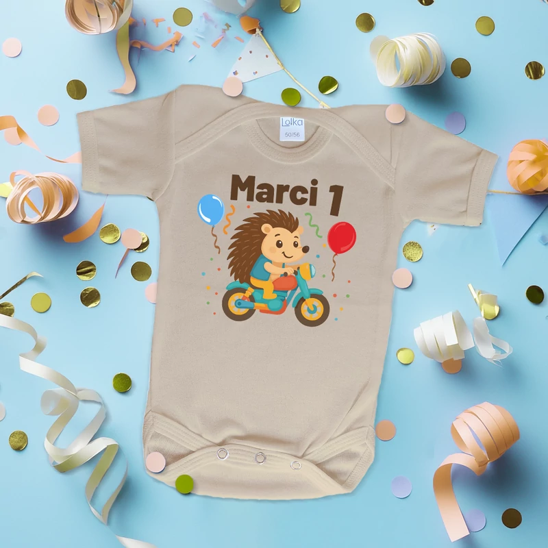 Motoros süni szülinap (Egyedi felirattal) - Babaruha