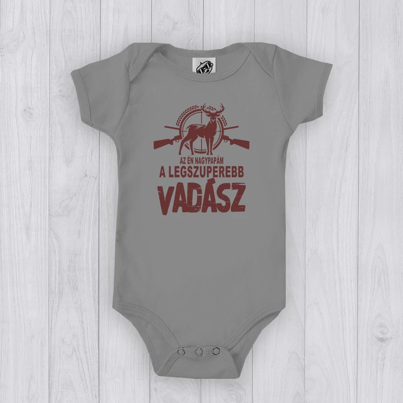 Az én nagypapám a legszuperebb vadász (Barna minta) - Babaruha