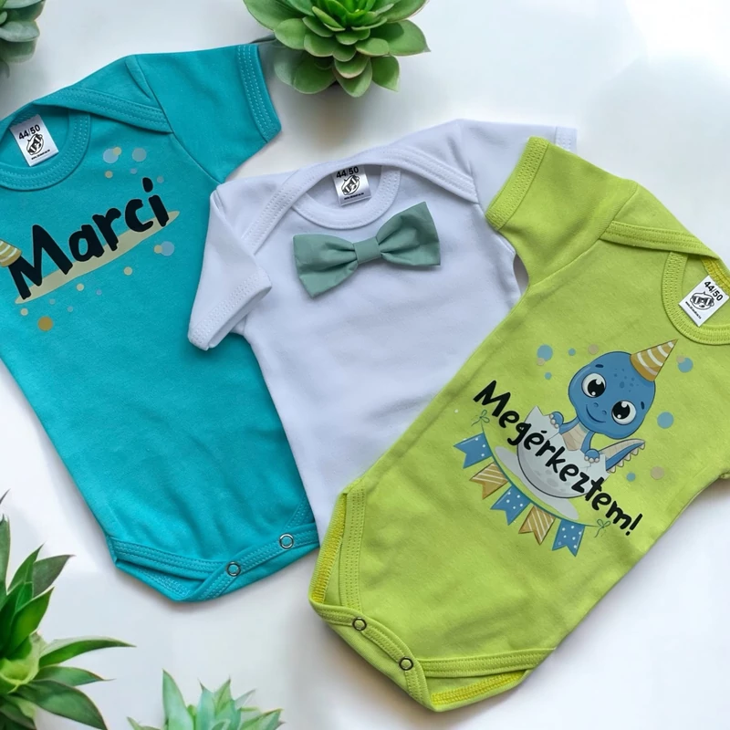 Kicsi Dínó Megérkeztem -  Babadoboz (Egyedi névvel)