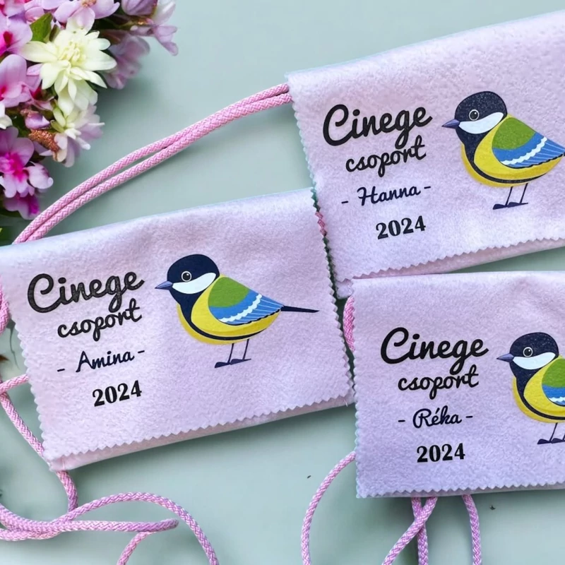 Ballagási tarisznya a csoport jelével, egyedi névvel, jellel (01B típus, egyedi)