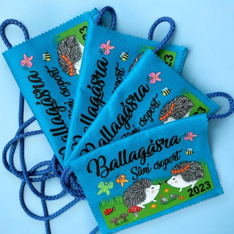 Ballagási tarisznya "Süni a réten" mintával (02A típus, egységes)