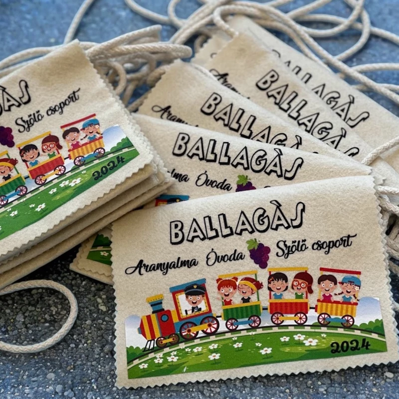 Ballagási tarisznya "Gyerekek a vonaton" mintával (03A típus, egységes)