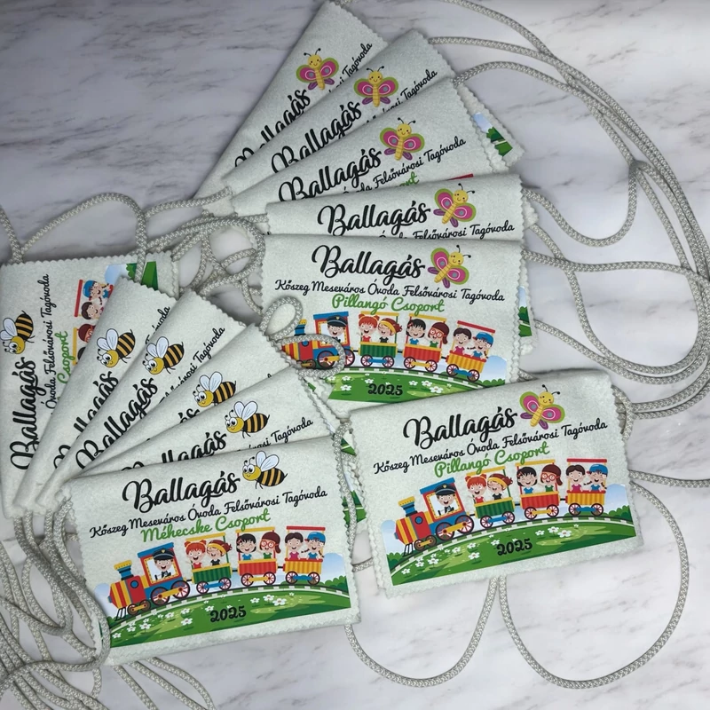 Ballagási tarisznya "Gyerekek a vonaton" mintával (03A típus, egységes)