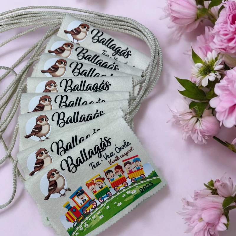 Ballagási tarisznya "Gyerekek a vonaton" mintával (03A típus, egységes)