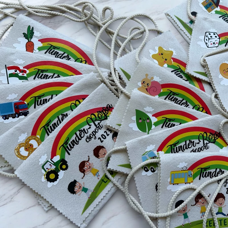 Ballagási tarisznya "Szivárvány" mintával, egyedi névvel, jellel (04B típus, egyedi)